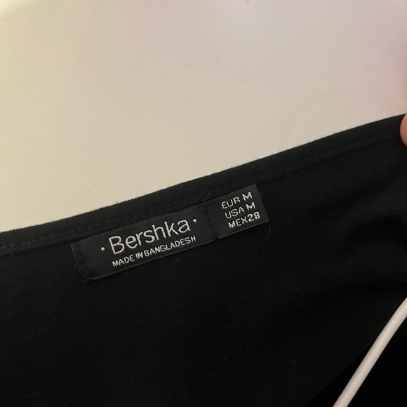 Very cute black top - Picture 3 of 3